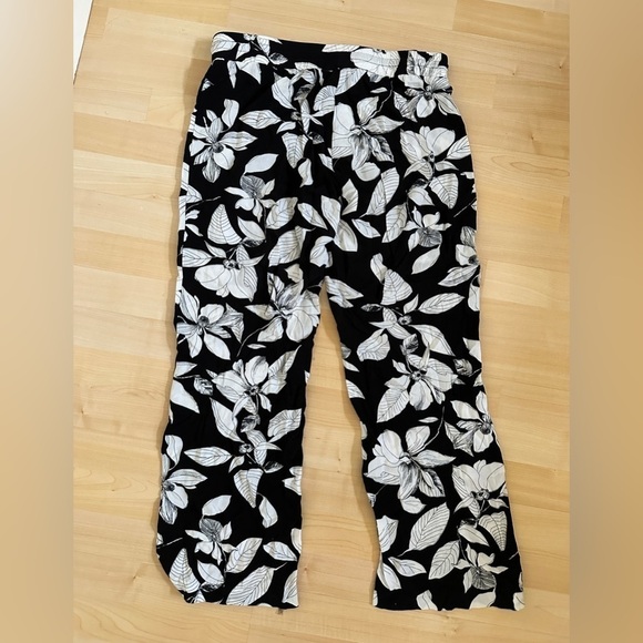 Cynthia Rowley Black White Floral Wide Leg Flare Beach Pattern Pants High Waist - Picture 3 of 4